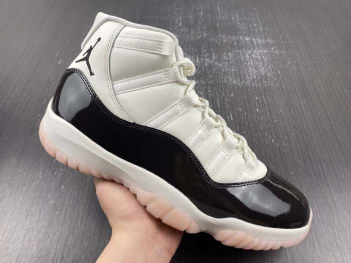 Air Jordan 11  “Neapolitan” AR0715-101
