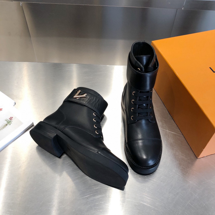 LOUS VUITO WONDERLAND FLAT RANGER BOOTS