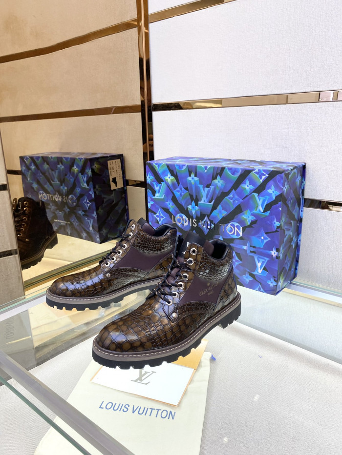 LOUS VUITO BOOTS